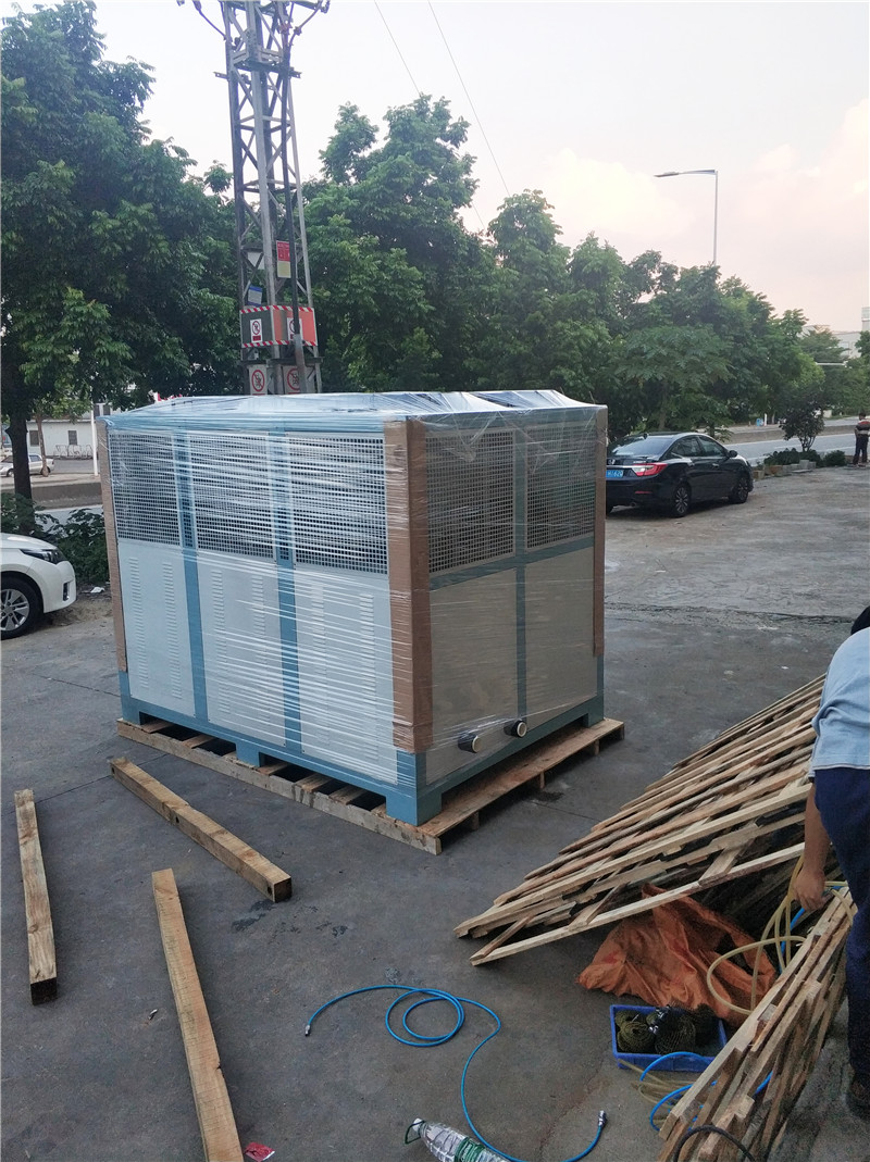 Industrial High-Efficient Screw Air Cooling Chiller For Injection Molding Machine